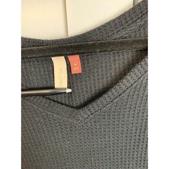 Pilcro Womens Sweater Medium Black Ruffle Arms Waffle Knit Bohemian V Neck Boho - Picture 6 of 7